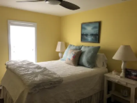 Reel Pelican Paradise located in Paradise village, Shellpoint Beach on the Gulf