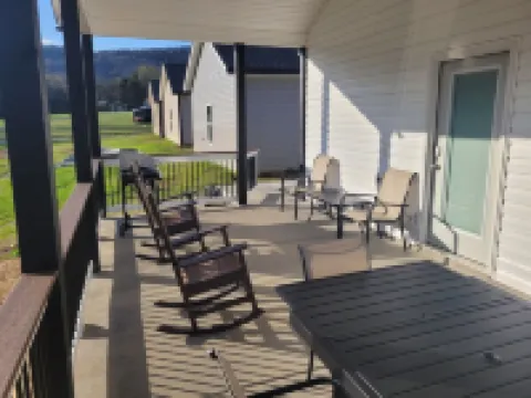 Cozy Country Retreat with Patio and BBQ Hotels in Rhea County