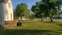 Main Street Home-Locally Owned-No Cleaning Fees-Pets Allowed