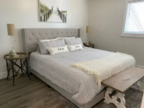 Beach Condo Newly Renovated 克雷森特海灘酒店