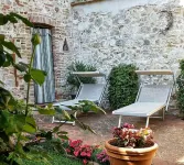 GARDEN HOUSE