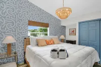 10 Min to the best beach & golf course! Massive Home: Pool, Hot Tub, Game Room!