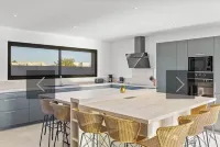 Villa 14 Personnes, Piscine Chauffee 13x4 , Proche DES Plages Hotels in Lecci