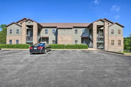 Branson West Getaway @ StoneBridge, 5 Minutes from Silver Dollar City