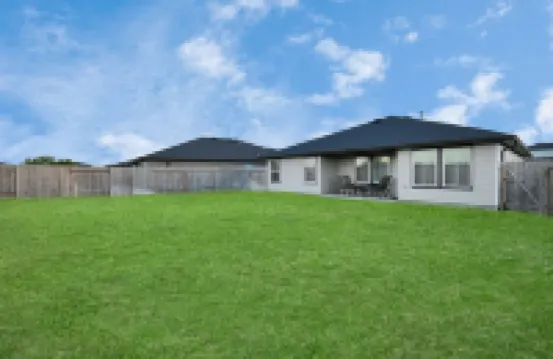 Exquisite 3 bedroom house located in a very quiet area of Katy .