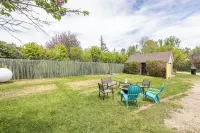 NEW Updated Farmhouse in Custer - 2 Blocks from Main Street!