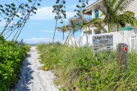 Rate Sale Starts 8-15~Pool~Steps to Beach&Restaurants~Gulf View~Gas Grill