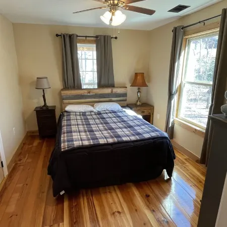 GA Team House Cabin Sleeps many Blairsville Union County, GA