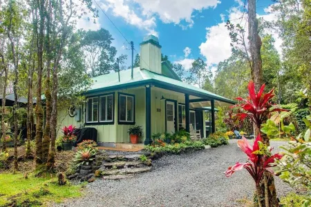 Cozy Volcano Cottage