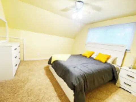 Cozy home in St. Joseph, MO that is centrally located to hospital & university!