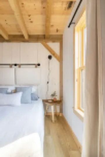 Newly built Vermont secluded cabin retreat with AC and brand new Hot Tub!!!