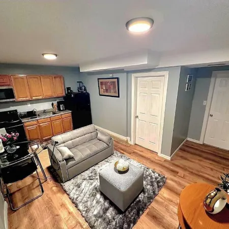 Cozy 1-bedroom apartment in enjoyable Newark with WiFi,
