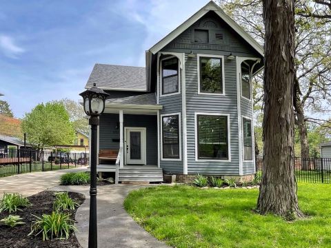 Charming Historic Home with Modern Comforts ~Near Drake and Downtown!!