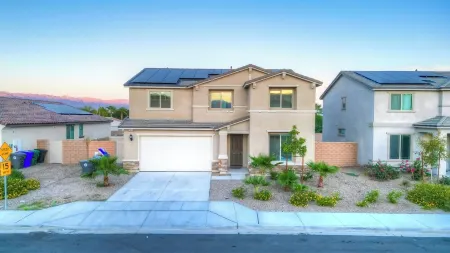 12 Beds,Pool table,Ping Pong,Volleyball+Basketball