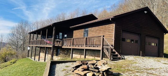 Ranch Home w/ Rolling Hill Views & Hot Tub Hotels in Randolph County