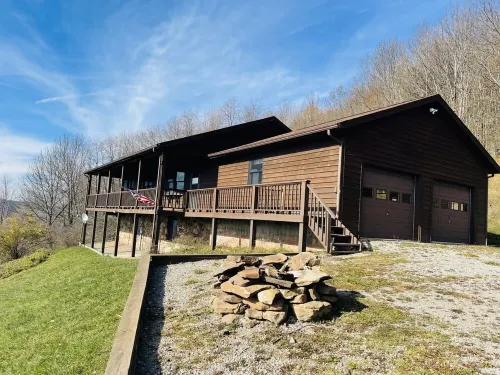 Ranch Home w/ Rolling Hill Views & Hot Tub