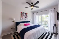 NEW 3BR/3.5 ensuite baths min away from Riverwalk, the Pearl, Downtown & Fiesta
