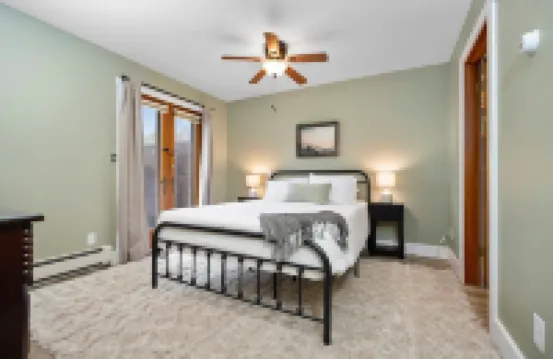 Feet from Lake & Downtown, Pond View, Hot Tub, Pets, Firepit, Sleeps 16, 6Br