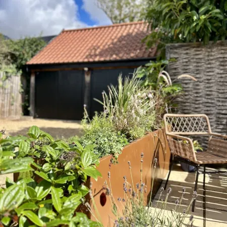 Cosy country cottage with lots of local walks, and short drive into Woodbridge