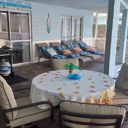 PRIVATE HOME Private pool, steps to the BEACH