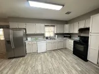 Cedar Bunkhouse close to all Ponca City amenities!