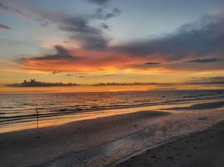 Captain's Cove waterfront condo with shared heated pool Отели рядом с достопримечательностью «Сисайд Сиберд Санкчури»