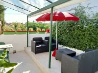 Maison 2 Personnes Avec Garage Terrasse 5 Minutes Tour Magne/proche Centre Ville - บังกะโล