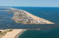 Walk to the Beach & Boardwalk!! 2 Bedroom Family Condo!