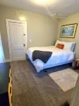 Cozy Blue Cottage With Access To All Sports Lake.