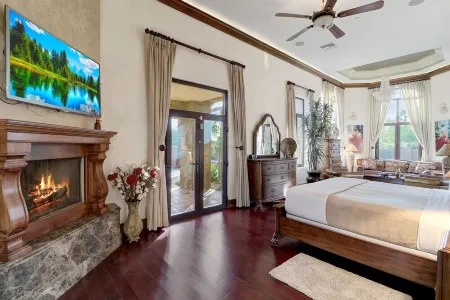 Scottsdale Luxe Villa with Tennis, Pools & Desert Mountain Views