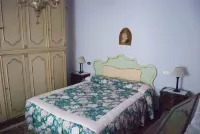 Isolated and peaceful farm located on the slopes of an enchanting valley