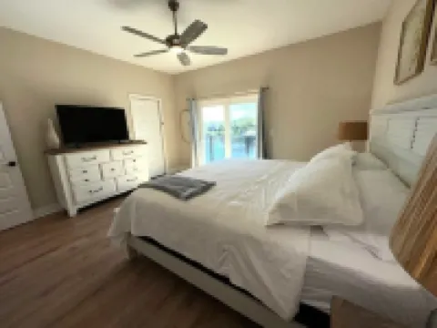 Brand new riverfront luxurious townhome with Interior designer finishes.