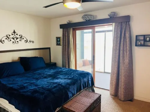 Cozy ranch condo on the shores of Lake Erie!