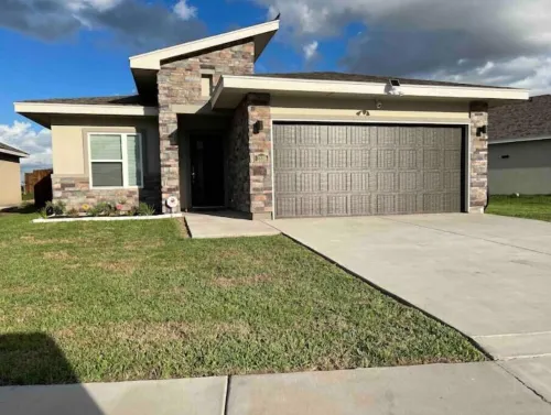 Beautiful 3R-2B Home in Quiet Community