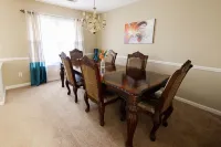 Cozy 3 bedroom, Centrally Located, Perfect for a family