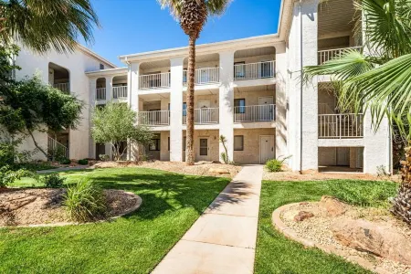 Beautiful St. George Condo in Las Palmas Resort!