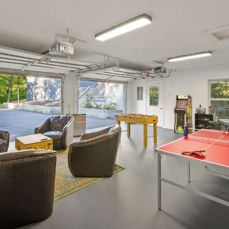 The Hideaway l 4 BR l Hot Tub l Fire Pit l Game Room l .5 miles to Bryce Resort