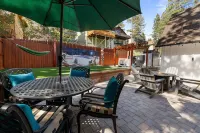 Cozy Chalet❤️Spa • Dog Friendly • Fenced • FirePit • Near Village• Mountain View