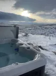 Summer mountain getaway + private hot tub!