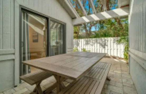 SeaWoods VILLA. WALK to the Beach!