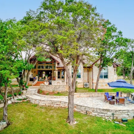 La Vita e Bella  Luxury Villa on Lake Travis /4  King Suites/ Epic Views/