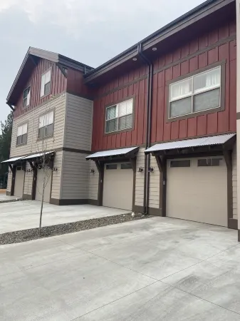 The Gathering Place- REFRESH. ADVENTURE. GATHER. REPEAT. - Vacation Townhome