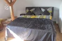 Cozy apartment in Berlin, incl. roof terrace and parking space Hotels in Mariendorf