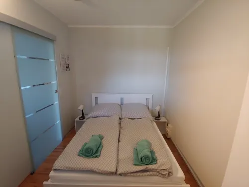 Rocksteins Nr. 2 - cozy vacation apartment, close to the beach, the Baltic Sea on the horizon