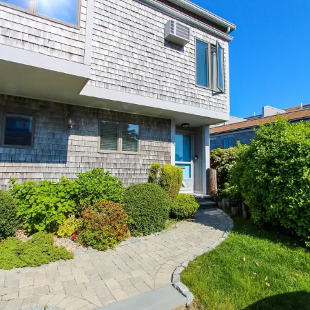 Amazing townhouse in oceanfront resort, pool, beach