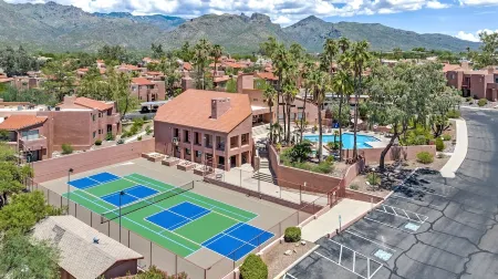 Winter-Ready Oasis Sabino Canyon Pool & Spa