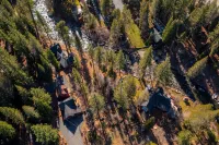 River-View Chalet 5 Minutes to Squaw Valley 10 minutes to Lake Tahoe