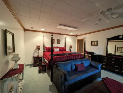 Vintage Presidential Suite - Room 203