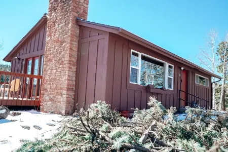 Sunny Side Up 2 Bedroom Cabin with expansive views Отели в г. Теллер Каунти