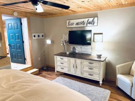 2 bdrm 3bath downtown apartment